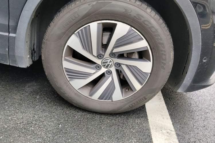 Used Volkswagen Tiguan L New Energy 2020 430 PHEV Plug-in Hybrid Flagship Edition Right Front Wheel Hub