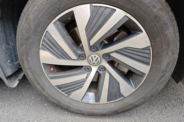 Used Volkswagen Tiguan L New Energy 2020 430 PHEV Plug-in Hybrid Flagship Edition Right Front Wheel Hub