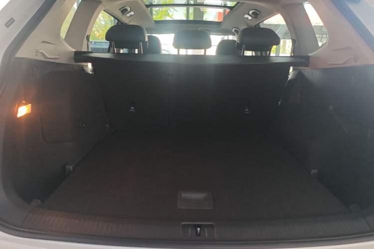 Used Volkswagen Tiguan L New Energy 2020 430 PHEV Plug-in Hybrid Flagship Edition Trunk