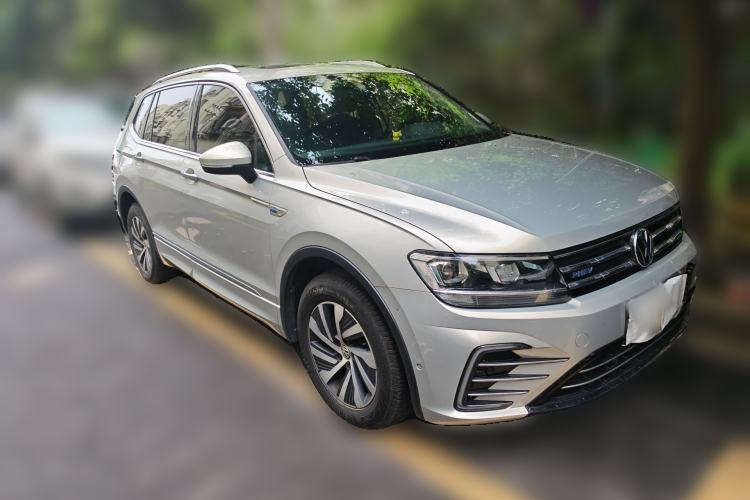 Used Volkswagen Tiguan L New Energy 2020 430 PHEV Plug-in Hybrid Prestige Edition Front Right 45 Deg