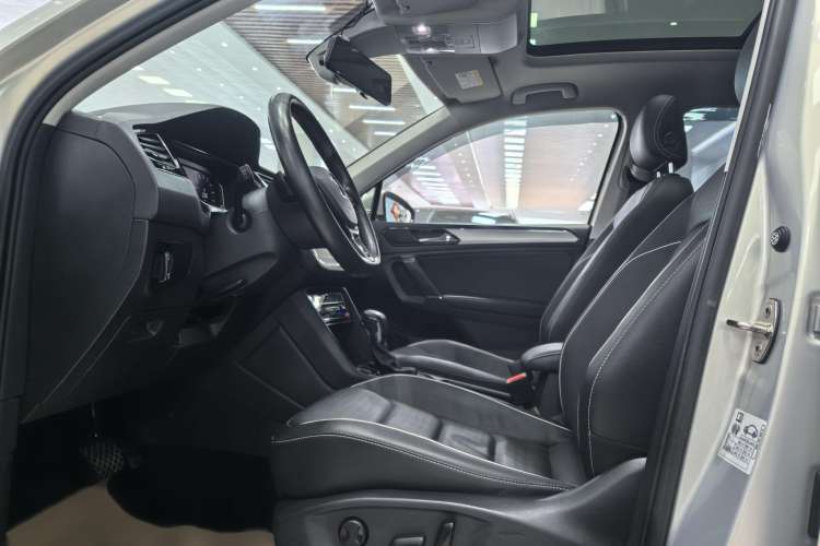 Used Volkswagen Tiguan L New Energy 2020 430 PHEV Plug-in Hybrid Flagship Edition Interior 4