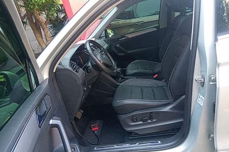 Used Volkswagen Tiguan L New Energy 2020 430 PHEV Plug-in Hybrid Flagship Edition Left Front Seat