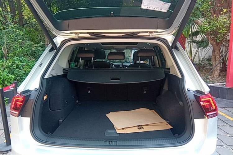 Used Volkswagen Tiguan L New Energy 2020 430 PHEV Plug-in Hybrid Flagship Edition Trunk