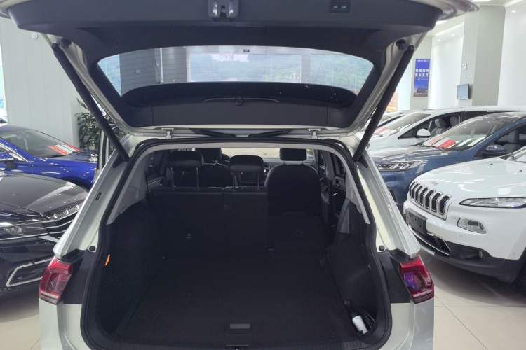 Used Volkswagen Tiguan L New Energy 2020 430 PHEV Plug-in Hybrid Flagship Edition Trunk