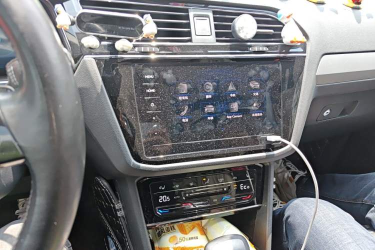 Used Volkswagen Tiguan L New Energy 2020 430 PHEV Plug-in Hybrid Prestige Edition Audio And AC Panel