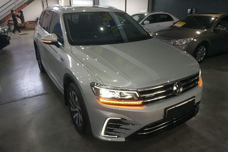 Used Volkswagen Tiguan L New Energy 2020 430 PHEV Plug-in Hybrid Flagship Edition Front Right 45 Deg