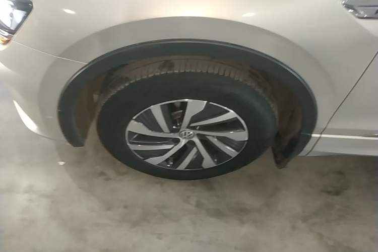Used Volkswagen Tiguan L New Energy 2020 430 PHEV Plug-in Hybrid Flagship Edition Left Front Wheel Hub