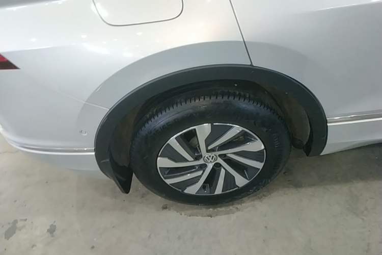 Used Volkswagen Tiguan L New Energy 2020 430 PHEV Plug-in Hybrid Flagship Edition Right Rear Wheel Hub