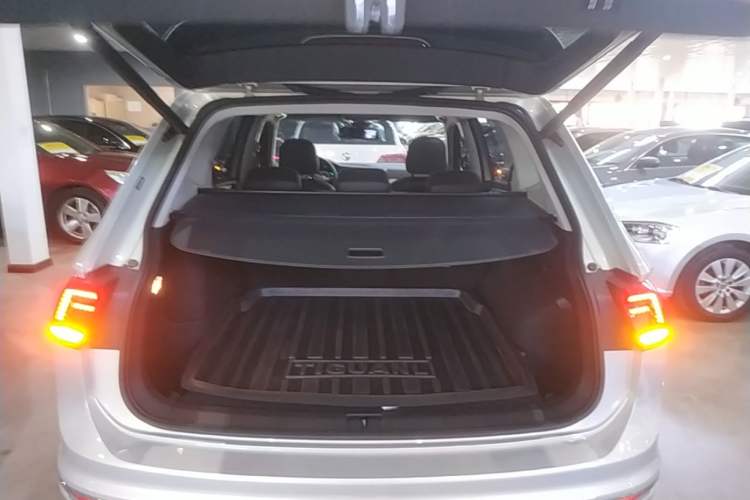 Used Volkswagen Tiguan L New Energy 2020 430 PHEV Plug-in Hybrid Flagship Edition Trunk