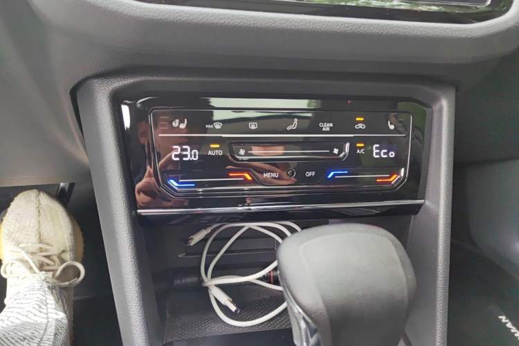 Used Volkswagen Tiguan L New Energy 2020 430 PHEV Plug-in Hybrid Flagship Edition Audio And AC Panel