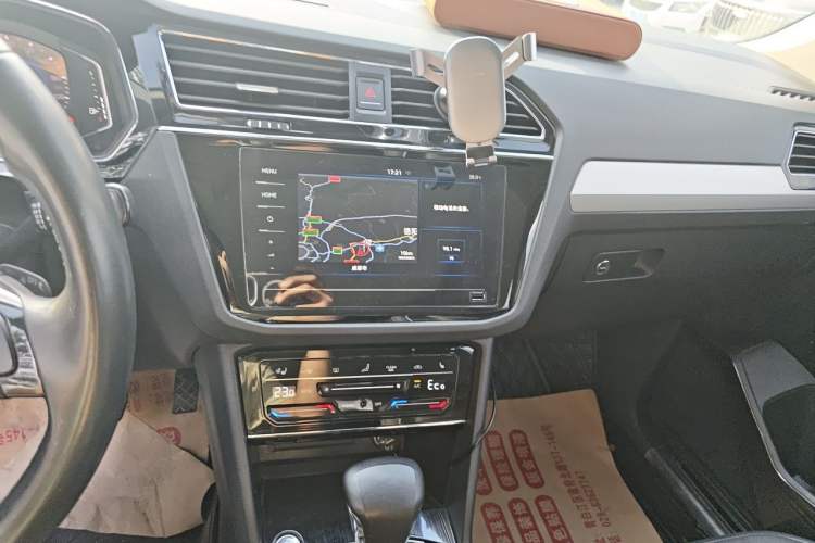 Used Volkswagen Tiguan L New Energy 2020 430 PHEV Plug-in Hybrid Flagship Edition Audio And AC Panel