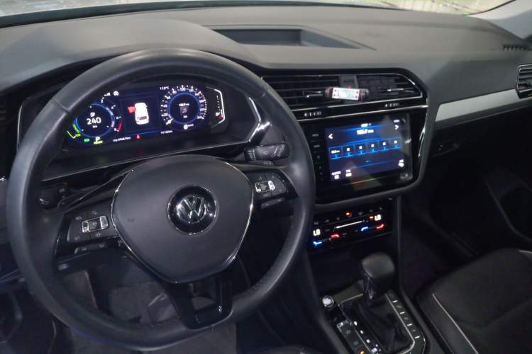 Used Volkswagen Tiguan L New Energy 2020 430 PHEV Plug-in Hybrid Flagship Edition Center Console