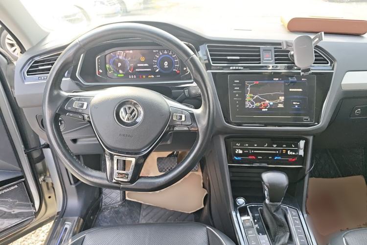 Used Volkswagen Tiguan L New Energy 2020 430 PHEV Plug-in Hybrid Flagship Edition Center Console