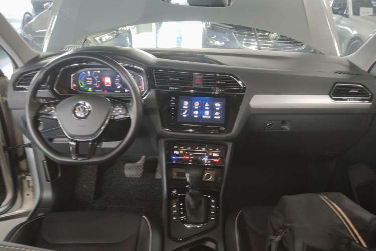 Used Volkswagen Tiguan L New Energy 2020 430 PHEV Plug-in Hybrid Flagship Edition Center Console