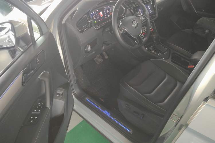 Used Volkswagen Tiguan L New Energy 2020 430 PHEV Plug-in Hybrid Flagship Edition Driver Seat