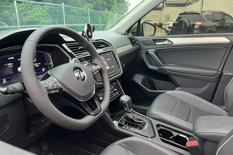 Used Volkswagen Tiguan L New Energy 2020 430 PHEV Plug-in Hybrid Flagship Edition Interior 9