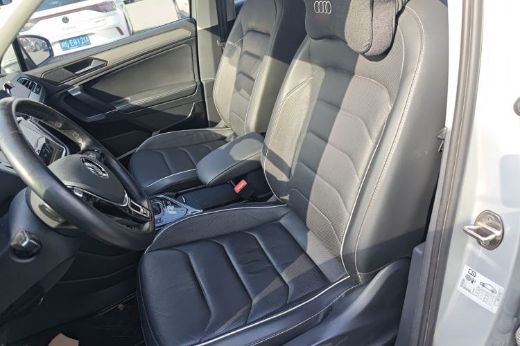 Used Volkswagen Tiguan L New Energy 2020 430 PHEV Plug-in Hybrid Flagship Edition Left Front Seat