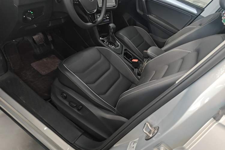 Used Volkswagen Tiguan L New Energy 2020 430 PHEV Plug-in Hybrid Flagship Edition Left Front Seat