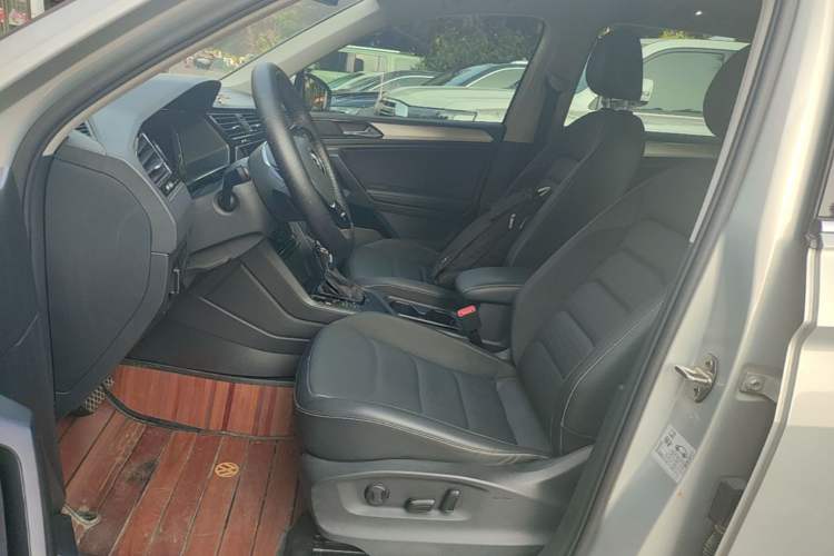 Used Volkswagen Tiguan L New Energy 2020 430 PHEV Plug-in Hybrid Prestige Edition Left Front Seat
