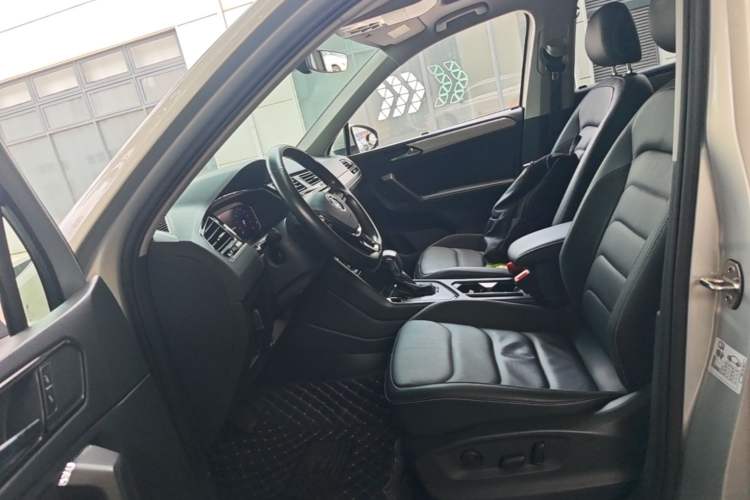 Used Volkswagen Tiguan L New Energy 2020 430 PHEV Plug-in Hybrid Prestige Edition Left Front Seat
