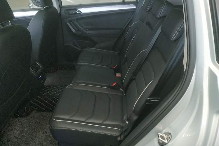 Used Volkswagen Tiguan L New Energy 2020 430 PHEV Plug-in Hybrid Flagship Edition Left Rear Seat