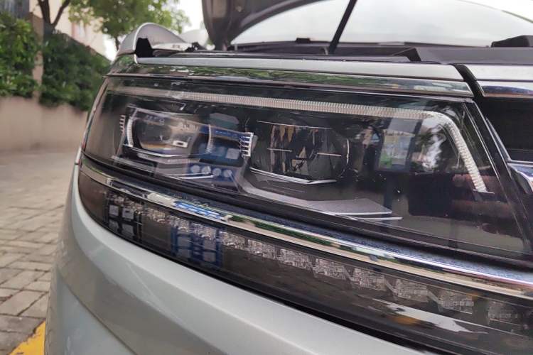 Used Volkswagen Tiguan L New Energy 2020 430 PHEV Plug-in Hybrid Flagship Edition Right Front Headlight