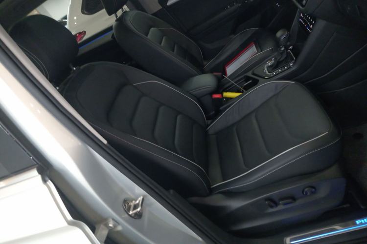 Used Volkswagen Tiguan L New Energy 2020 430 PHEV Plug-in Hybrid Flagship Edition Right Front Seat