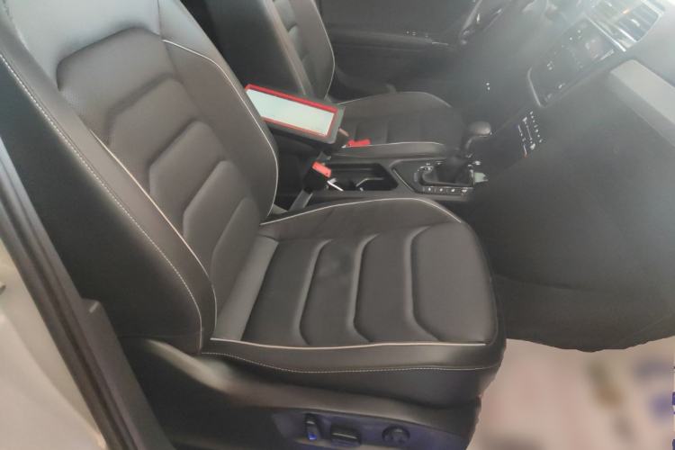 Used Volkswagen Tiguan L New Energy 2020 430 PHEV Plug-in Hybrid Flagship Edition Right Front Seat