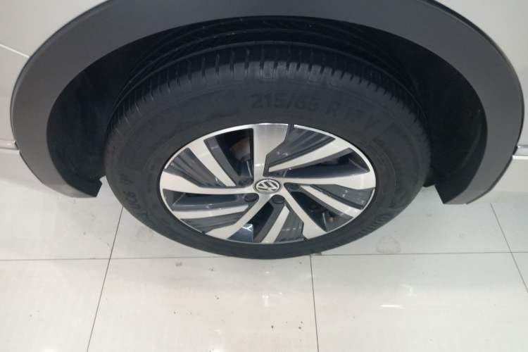 Used Volkswagen Tiguan L New Energy 2020 430 PHEV Plug-in Hybrid Flagship Edition Right Rear Wheel Hub