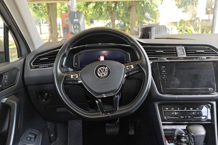 Used Volkswagen Tiguan L New Energy 2020 430 PHEV Plug-in Hybrid Flagship Edition Steering Wheel