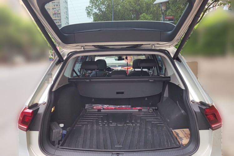 Used Volkswagen Tiguan L New Energy 2020 430 PHEV Plug-in Hybrid Flagship Edition Trunk