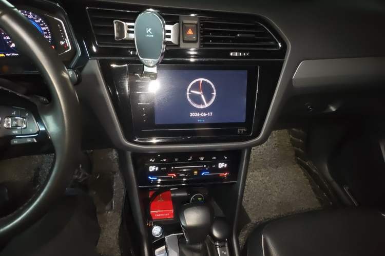 Used Volkswagen Tiguan L New Energy 2020 430 PHEV Plug-in Hybrid Flagship Edition Audio And AC Panel