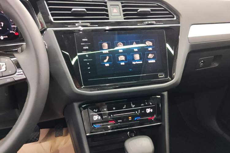 Used Volkswagen Tiguan L New Energy 2020 430 PHEV Plug-in Hybrid Flagship Edition Audio And AC Panel