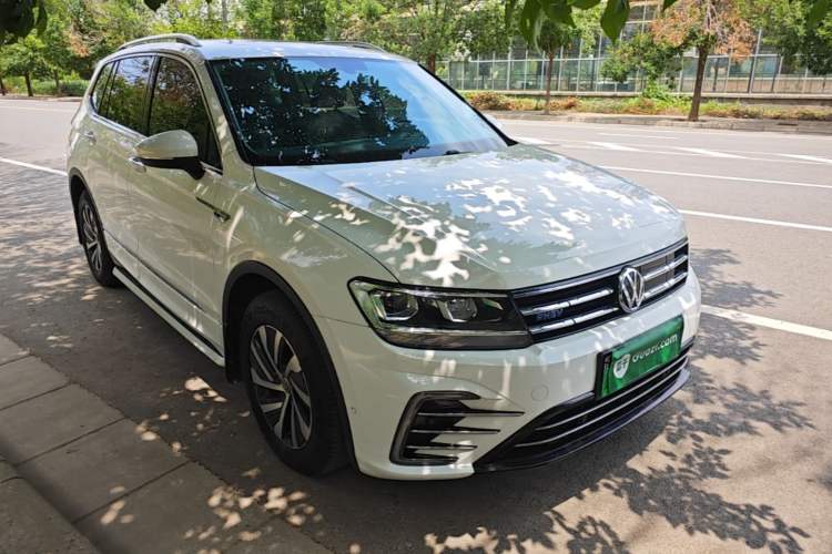 Used Volkswagen Tiguan L New Energy 2020 430 PHEV Plug-in Hybrid Prestige Edition Front Right 45 Deg