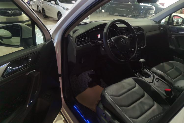 Used Volkswagen Tiguan L New Energy 2020 430 PHEV Plug-in Hybrid Flagship Edition Interior 2