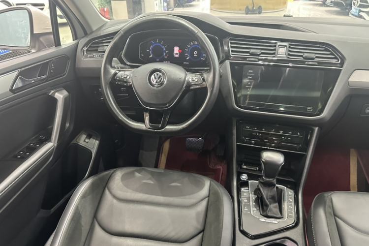 Used Volkswagen Tiguan L New Energy 2020 430 PHEV Plug-in Hybrid Prestige Edition Interior 3