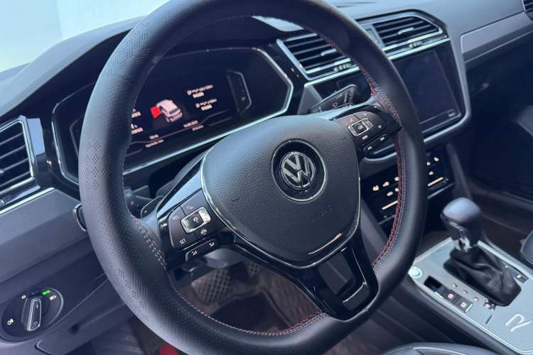 Used Volkswagen Tiguan L New Energy 2020 430 PHEV Plug-in Hybrid Flagship Edition Interior 3