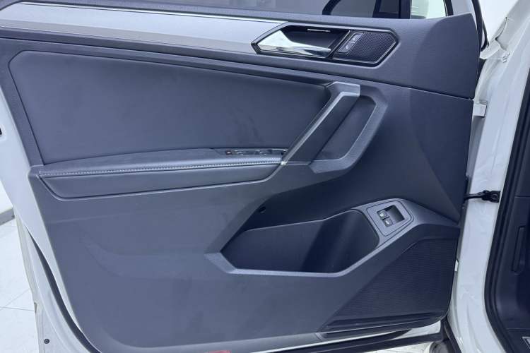 Used Volkswagen Tiguan L New Energy 2020 430 PHEV Plug-in Hybrid Flagship Edition Interior 8