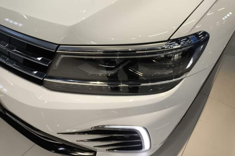 Used Volkswagen Tiguan L New Energy 2020 430 PHEV Plug-in Hybrid Flagship Edition Left Front Headlight