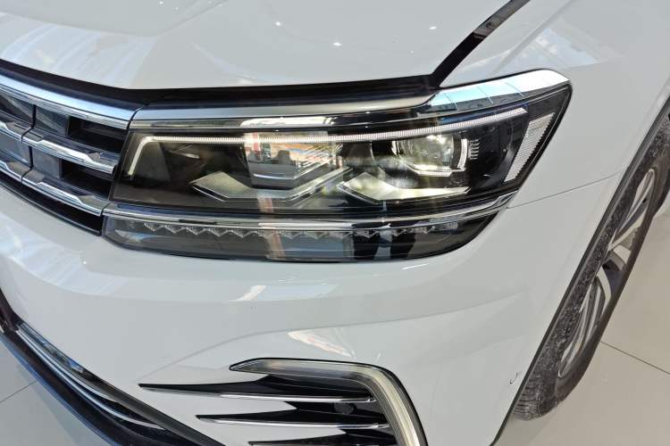 Used Volkswagen Tiguan L New Energy 2020 430 PHEV Plug-in Hybrid Flagship Edition Left Front Headlight