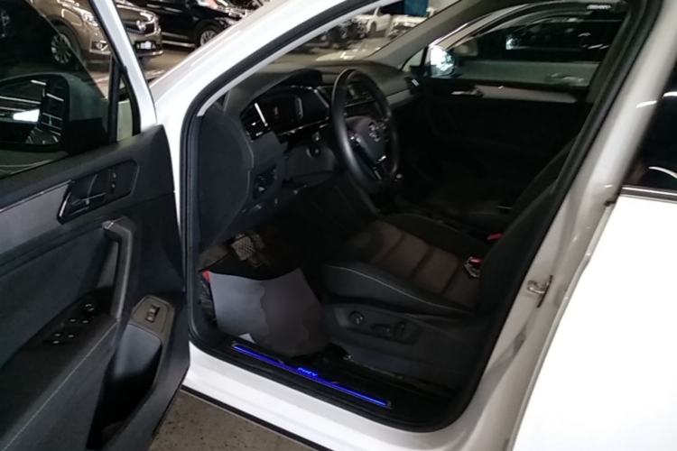 Used Volkswagen Tiguan L New Energy 2020 430 PHEV Plug-in Hybrid Prestige Edition Left Front Seat