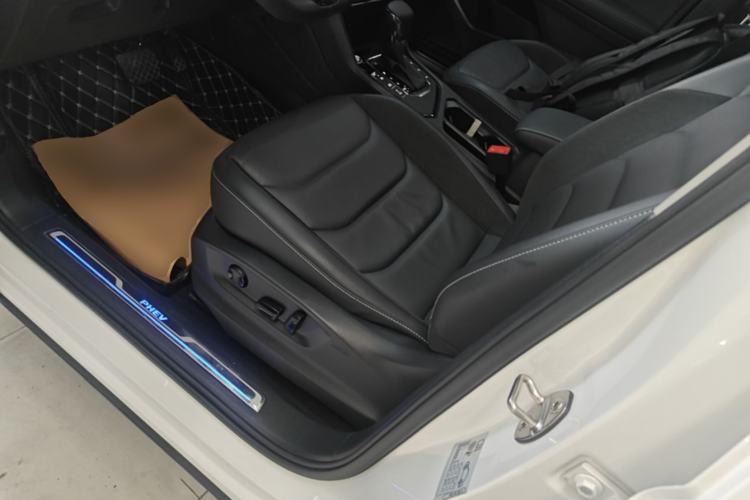 Used Volkswagen Tiguan L New Energy 2020 430 PHEV Plug-in Hybrid Prestige Edition Left Front Seat