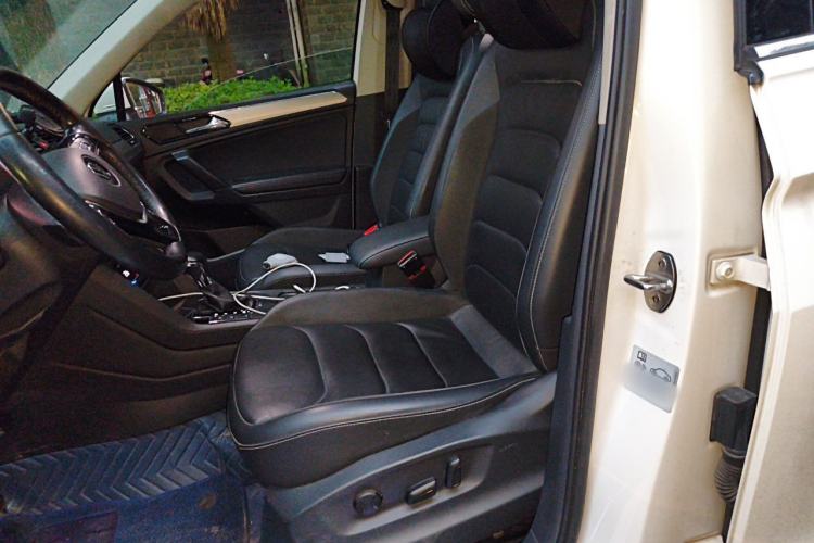 Used Volkswagen Tiguan L New Energy 2020 430 PHEV Plug-in Hybrid Prestige Edition Left Front Seat