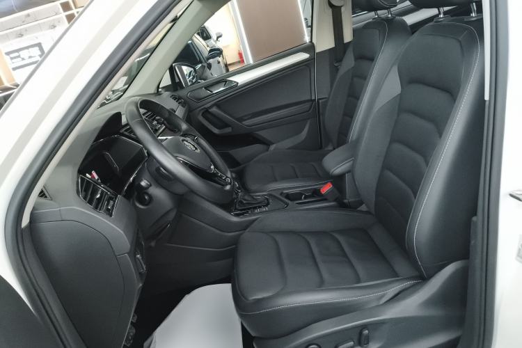 Used Volkswagen Tiguan L New Energy 2020 430 PHEV Plug-in Hybrid Prestige Edition Left Front Seat