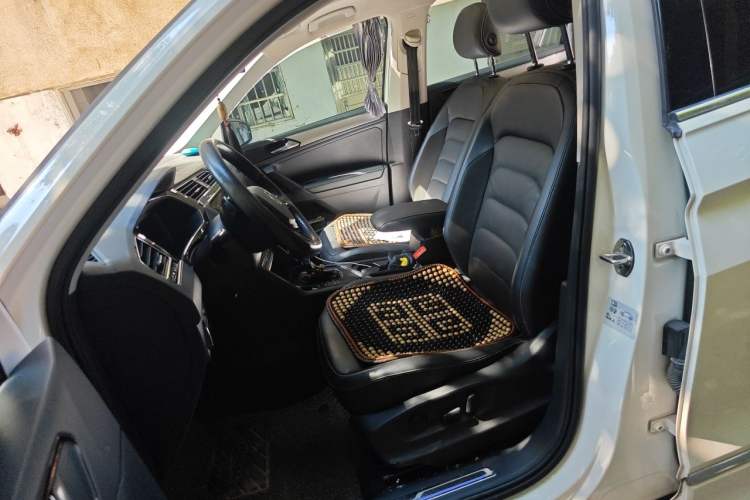 Used Volkswagen Tiguan L New Energy 2020 430 PHEV Plug-in Hybrid Prestige Edition Left Front Seat