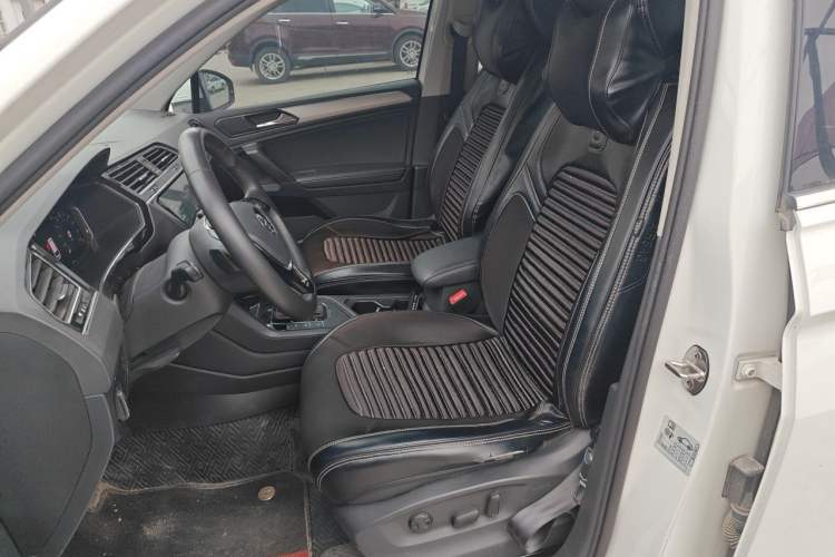 Used Volkswagen Tiguan L New Energy 2020 430 PHEV Plug-in Hybrid Prestige Edition Left Front Seat