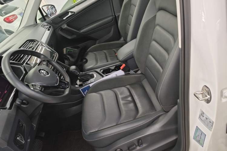Used Volkswagen Tiguan L New Energy 2020 430 PHEV Plug-in Hybrid Prestige Edition Left Front Seat