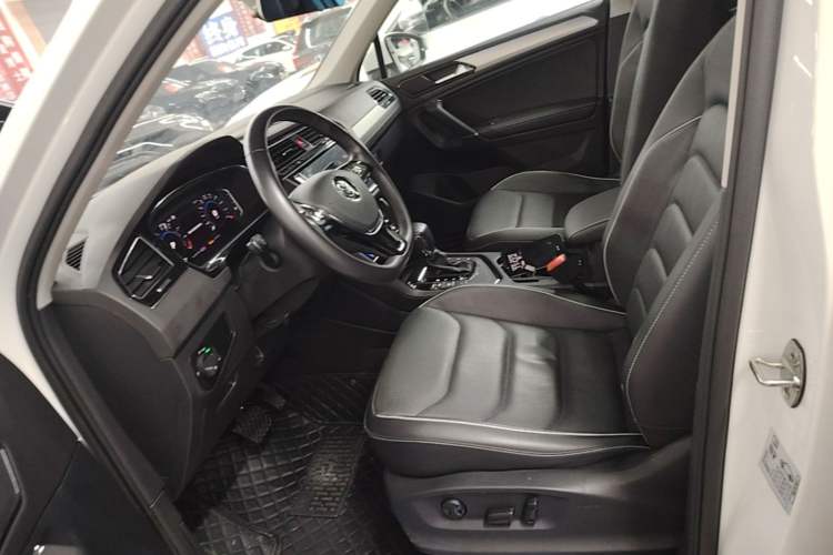 Used Volkswagen Tiguan L New Energy 2020 430 PHEV Plug-in Hybrid Flagship Edition Left Front Seat