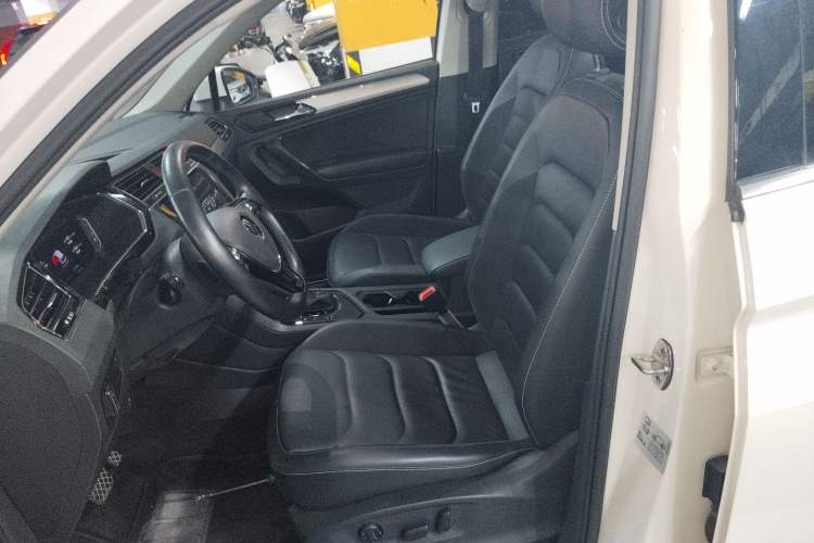 Used Volkswagen Tiguan L New Energy 2020 430 PHEV Plug-in Hybrid Prestige Edition Left Front Seat