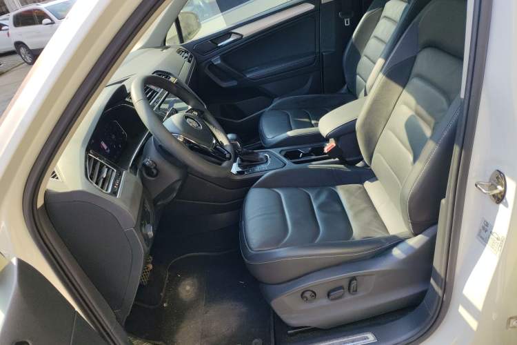 Used Volkswagen Tiguan L New Energy 2020 430 PHEV Plug-in Hybrid Prestige Edition Left Front Seat